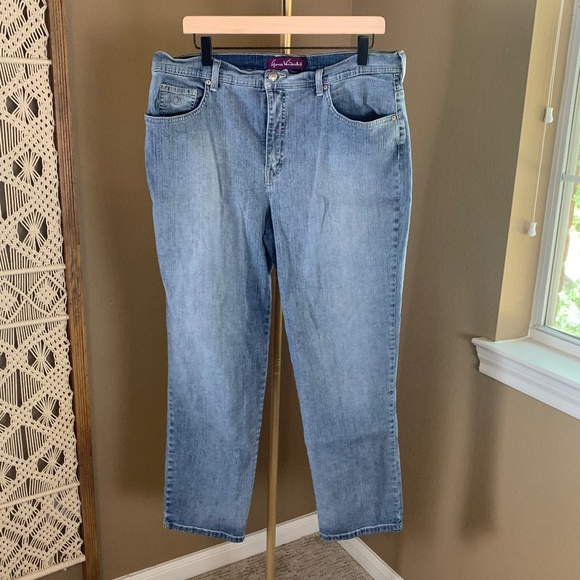Gloria Vanderbilt Amanda Light Blue-Gray Straight-Leg Jeans Size 18 - Slimming - Picture 1 of 8